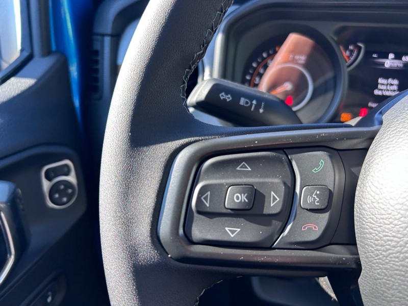 Jeep Wrangler Vehicle Full-screen Gallery Image 10