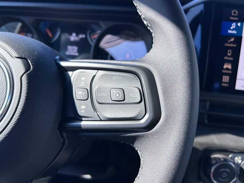 Jeep Wrangler Vehicle Full-screen Gallery Image 11