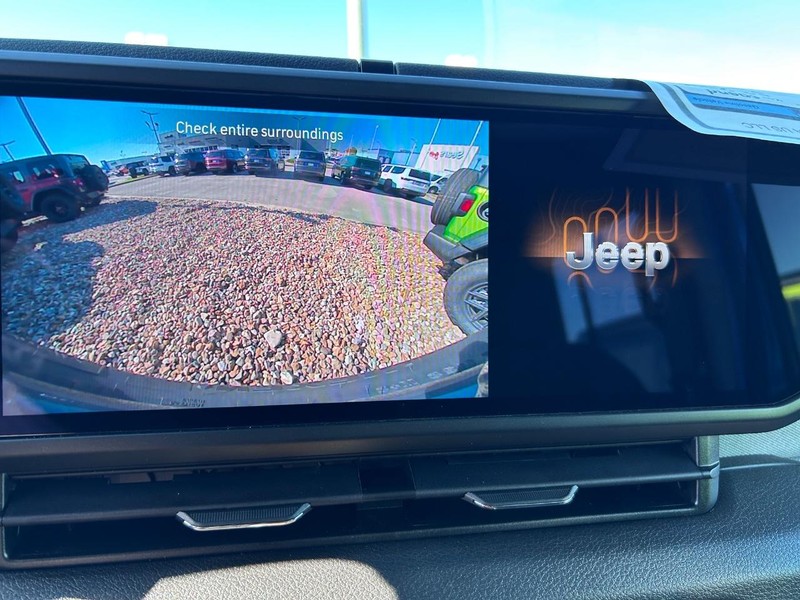 Jeep Wrangler Vehicle Full-screen Gallery Image 19