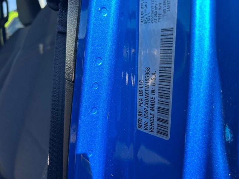 Jeep Wrangler Vehicle Full-screen Gallery Image 20