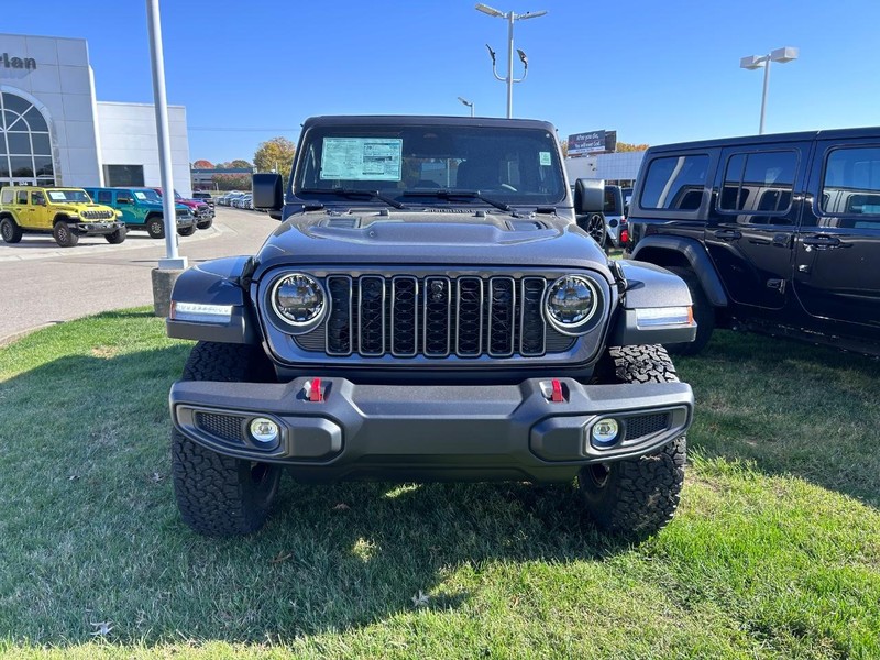 Jeep Wrangler Vehicle Full-screen Gallery Image 2