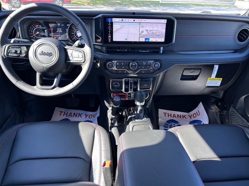 Jeep Wrangler Vehicle Full-screen Gallery Image 9