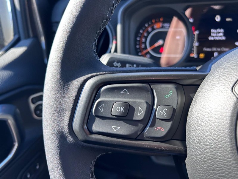 Jeep Wrangler Vehicle Full-screen Gallery Image 11