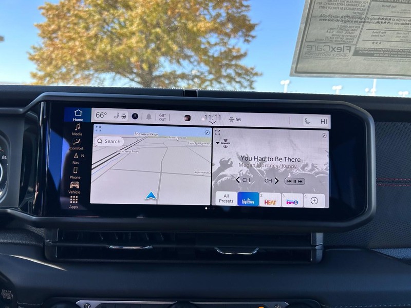 Jeep Wrangler Vehicle Full-screen Gallery Image 13