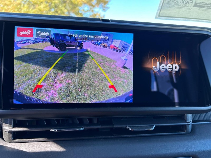 Jeep Wrangler Vehicle Full-screen Gallery Image 20