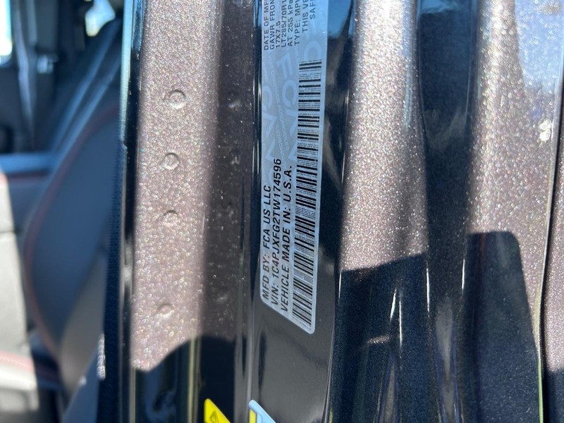 Jeep Wrangler Vehicle Full-screen Gallery Image 21