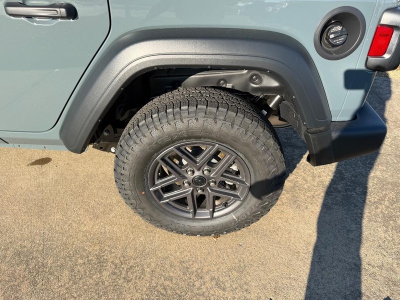 Jeep Wrangler Vehicle Full-screen Gallery Image 7