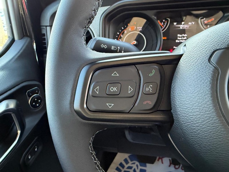 Jeep Wrangler Vehicle Full-screen Gallery Image 10