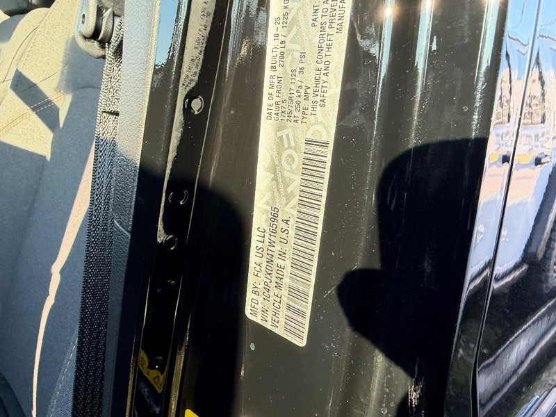 Jeep Wrangler Vehicle Full-screen Gallery Image 20