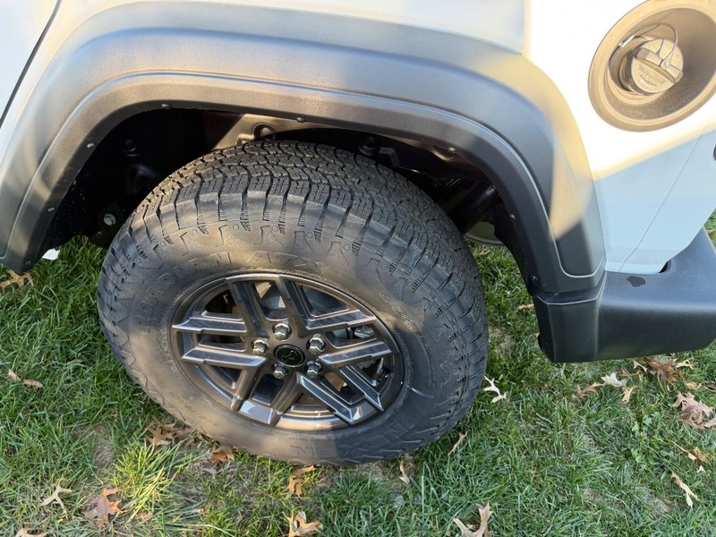 Jeep Wrangler Vehicle Full-screen Gallery Image 7