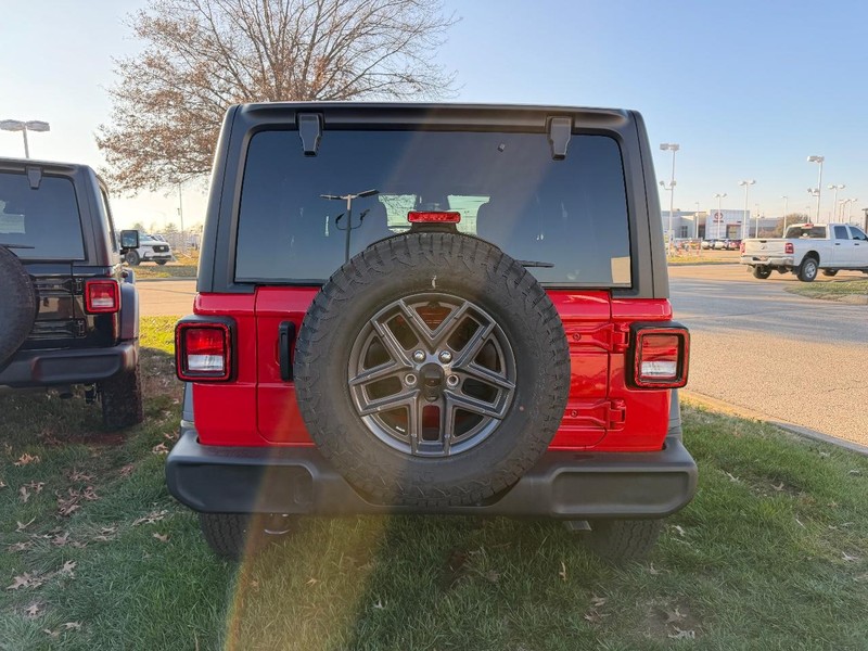 Jeep Wrangler Vehicle Full-screen Gallery Image 5