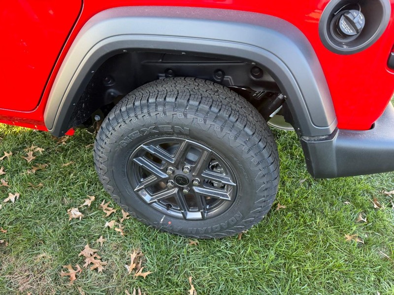 Jeep Wrangler Vehicle Full-screen Gallery Image 7