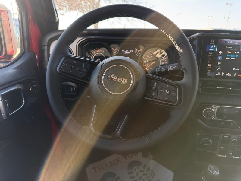 Jeep Wrangler Vehicle Full-screen Gallery Image 10