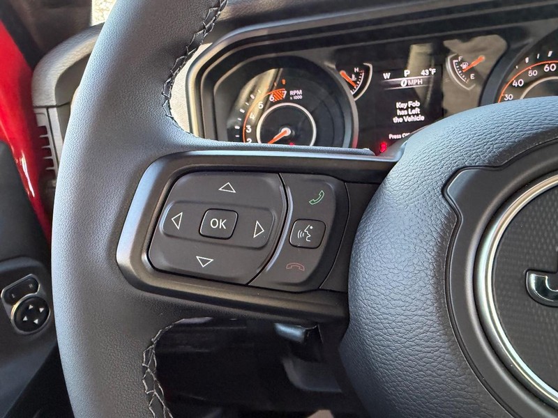 Jeep Wrangler Vehicle Full-screen Gallery Image 11