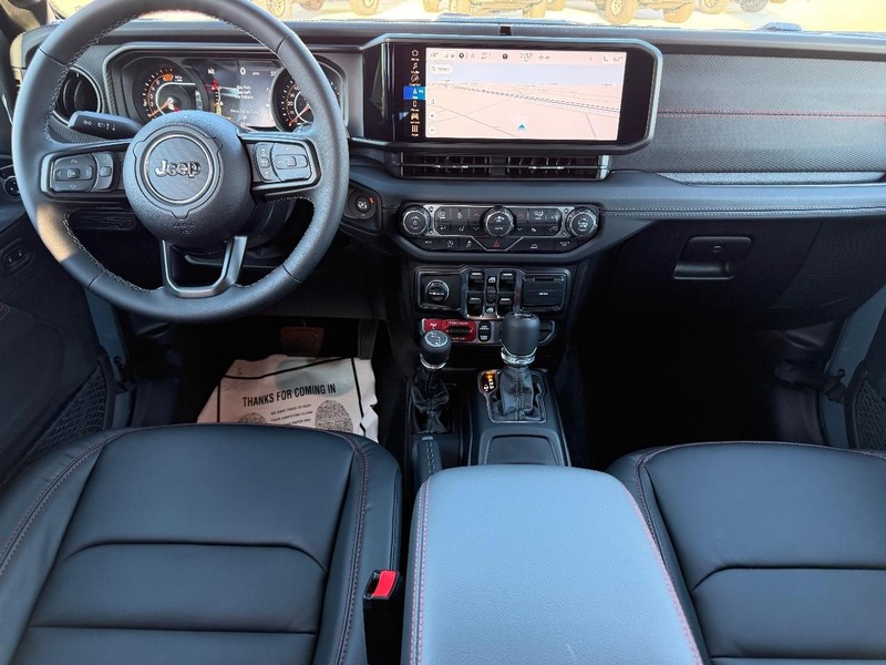 Jeep Wrangler Vehicle Full-screen Gallery Image 9