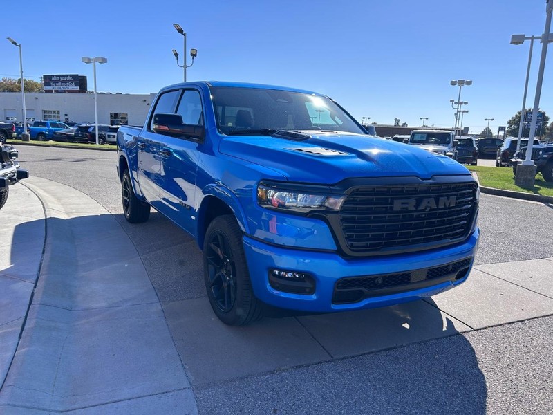 Ram 1500 Vehicle Full-screen Gallery Image 3