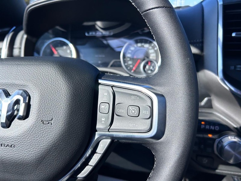 Ram 1500 Vehicle Full-screen Gallery Image 13