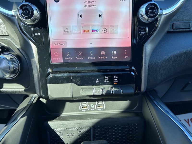 Ram 1500 Vehicle Full-screen Gallery Image 15