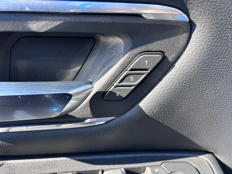 Ram 1500 Vehicle Full-screen Gallery Image 19