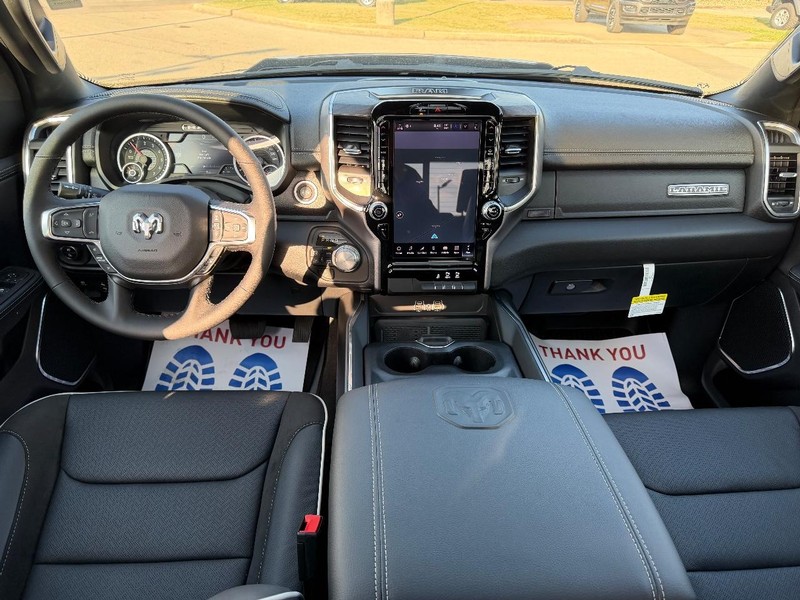 Ram 1500 Vehicle Full-screen Gallery Image 10