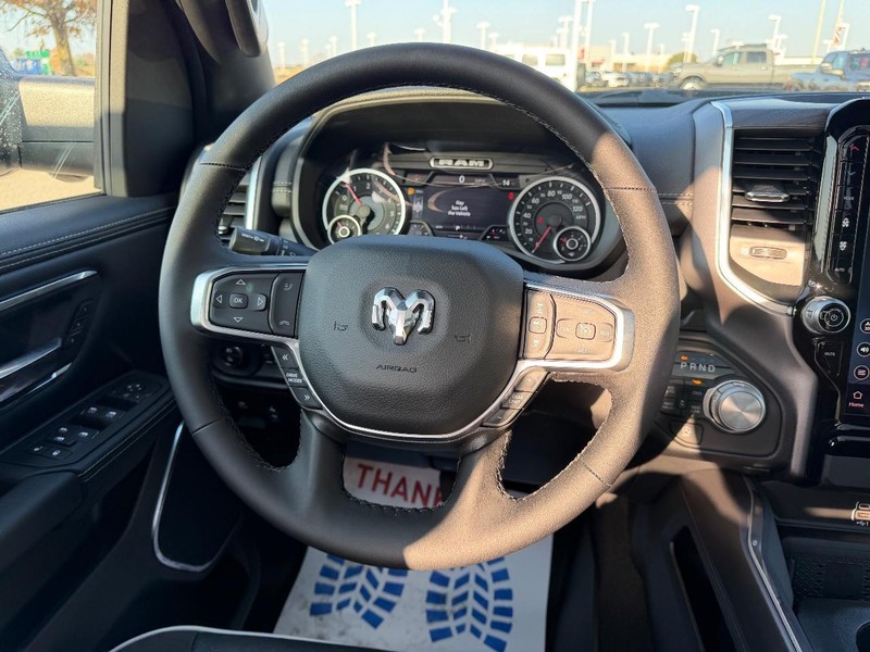 Ram 1500 Vehicle Full-screen Gallery Image 11