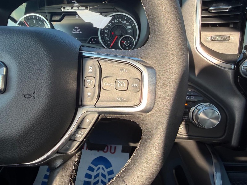 Ram 1500 Vehicle Full-screen Gallery Image 13