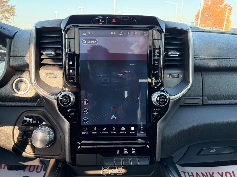 Ram 1500 Vehicle Full-screen Gallery Image 14