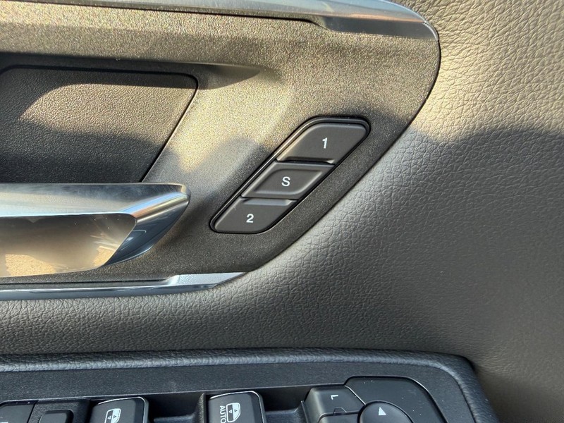 Ram 1500 Vehicle Full-screen Gallery Image 19