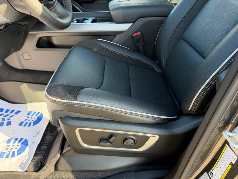 Ram 1500 Vehicle Full-screen Gallery Image 20