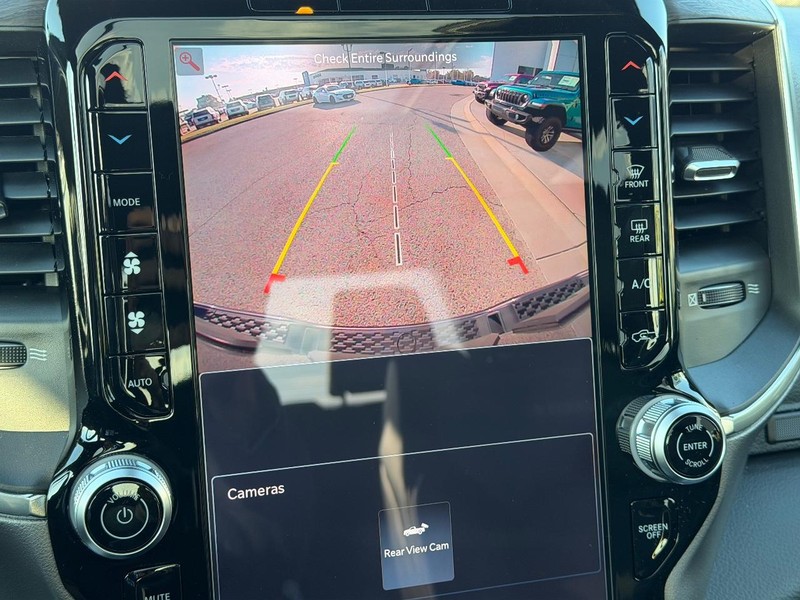 Ram 1500 Vehicle Full-screen Gallery Image 22