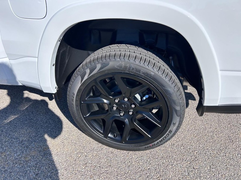 Ram 1500 Vehicle Full-screen Gallery Image 7