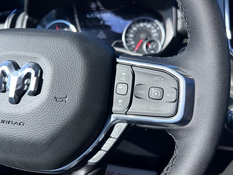 Ram 1500 Vehicle Full-screen Gallery Image 13