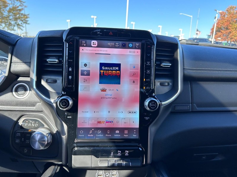 Ram 1500 Vehicle Full-screen Gallery Image 14