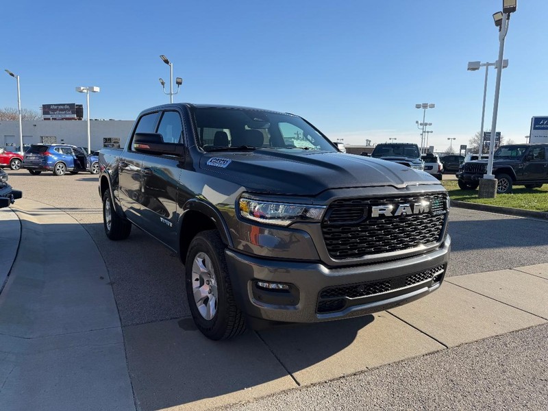 Ram 1500 Vehicle Full-screen Gallery Image 3