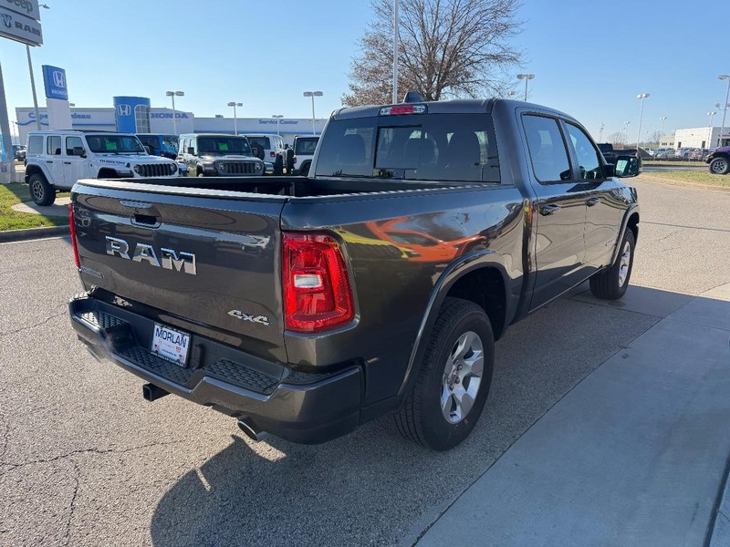 Ram 1500 Vehicle Full-screen Gallery Image 4