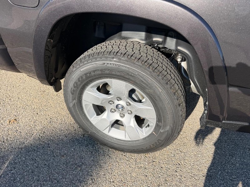 Ram 1500 Vehicle Full-screen Gallery Image 7