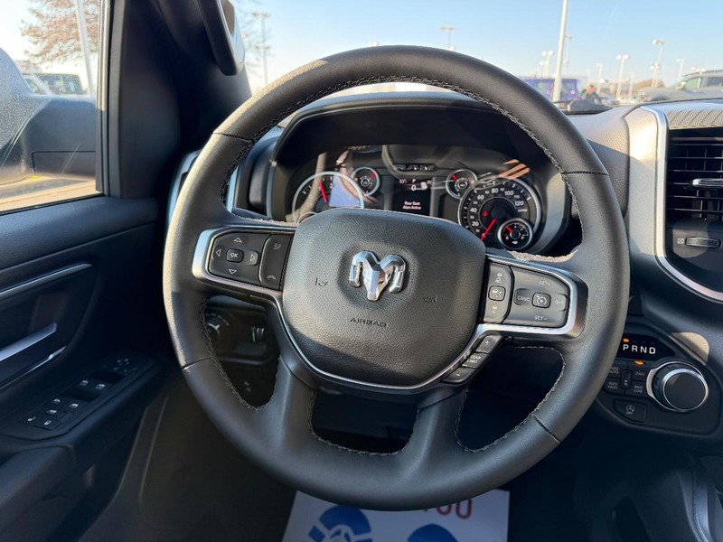 Ram 1500 Vehicle Full-screen Gallery Image 10