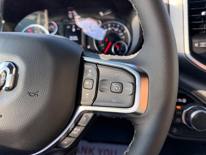 Ram 1500 Vehicle Full-screen Gallery Image 12