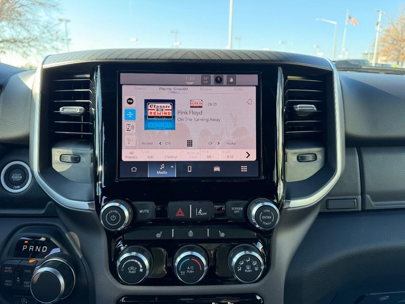 Ram 1500 Vehicle Full-screen Gallery Image 13