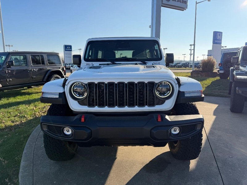 Jeep Wrangler Vehicle Full-screen Gallery Image 2