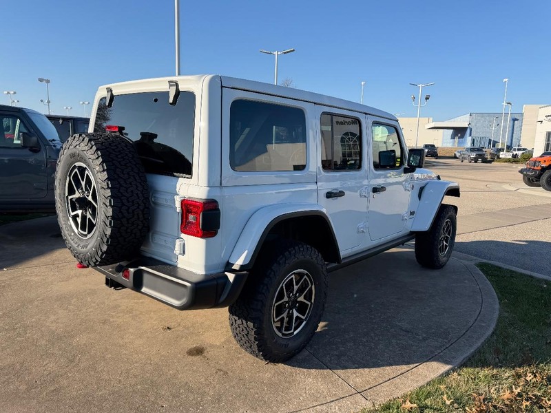 Jeep Wrangler Vehicle Full-screen Gallery Image 4