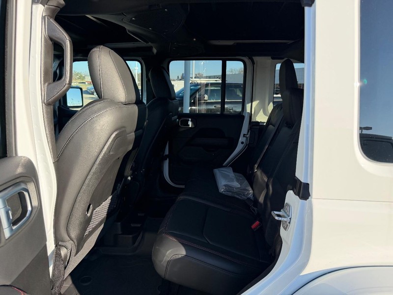 Jeep Wrangler Vehicle Full-screen Gallery Image 8