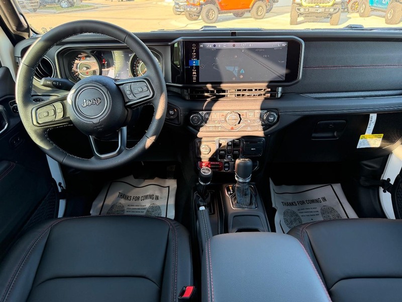 Jeep Wrangler Vehicle Full-screen Gallery Image 9