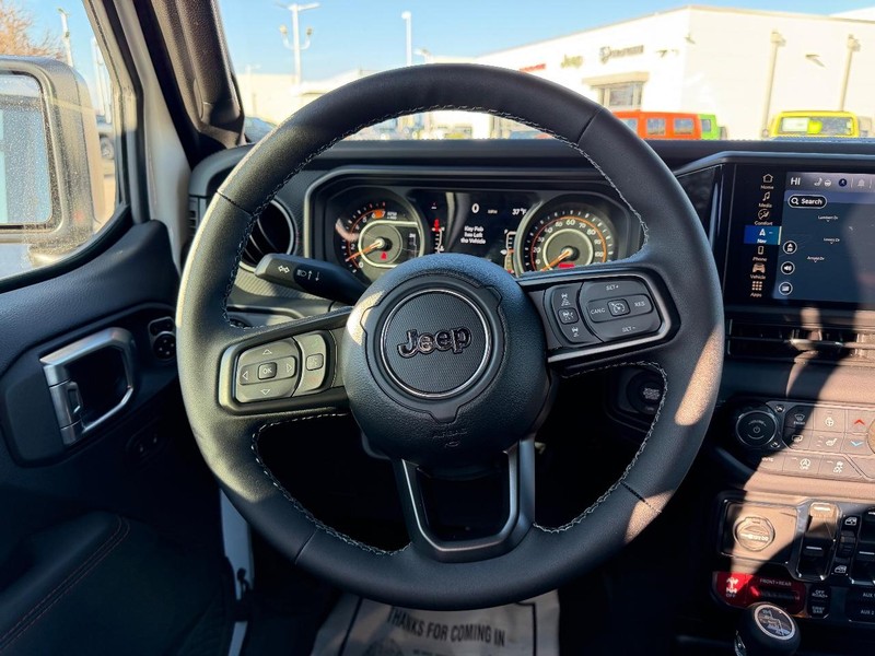 Jeep Wrangler Vehicle Full-screen Gallery Image 10