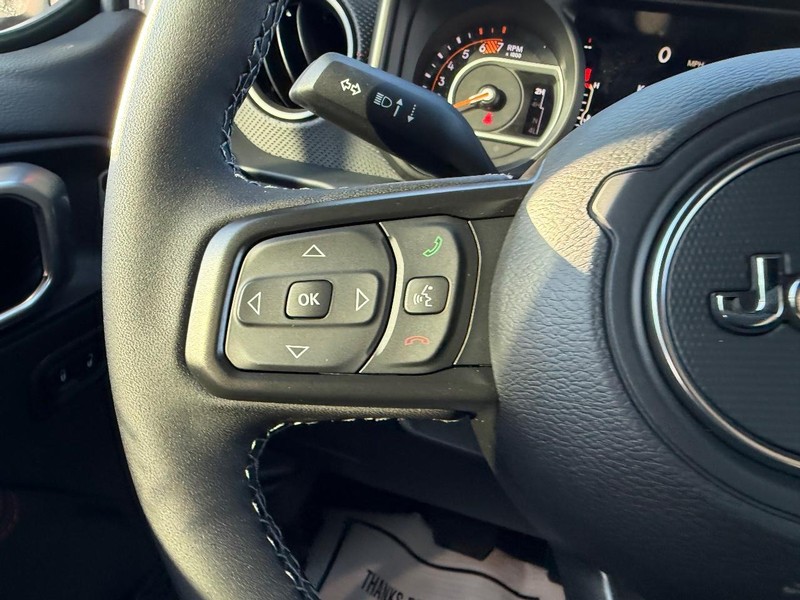 Jeep Wrangler Vehicle Full-screen Gallery Image 11