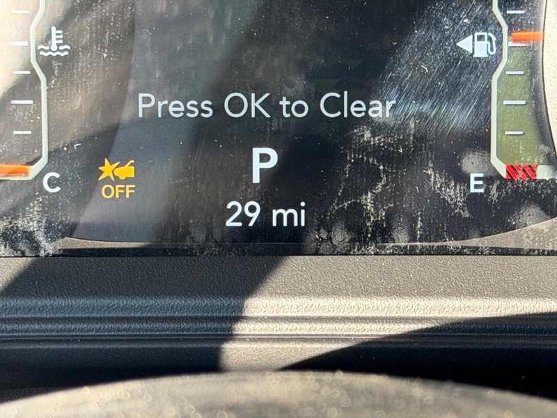 Jeep Wrangler Vehicle Full-screen Gallery Image 19