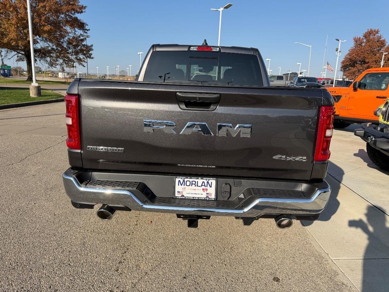 Ram 1500 Vehicle Full-screen Gallery Image 5