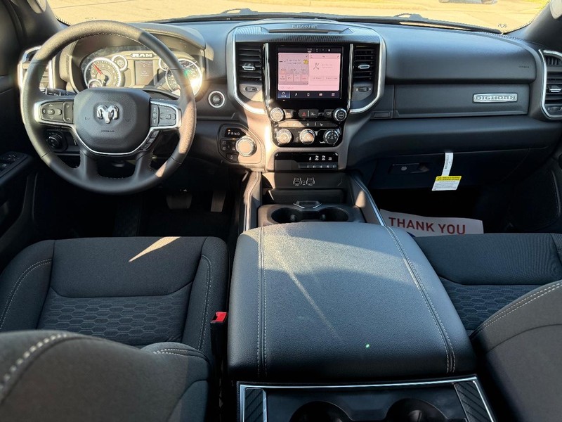 Ram 1500 Vehicle Full-screen Gallery Image 9