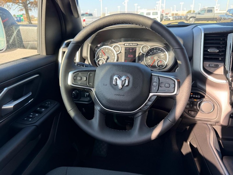 Ram 1500 Vehicle Full-screen Gallery Image 10