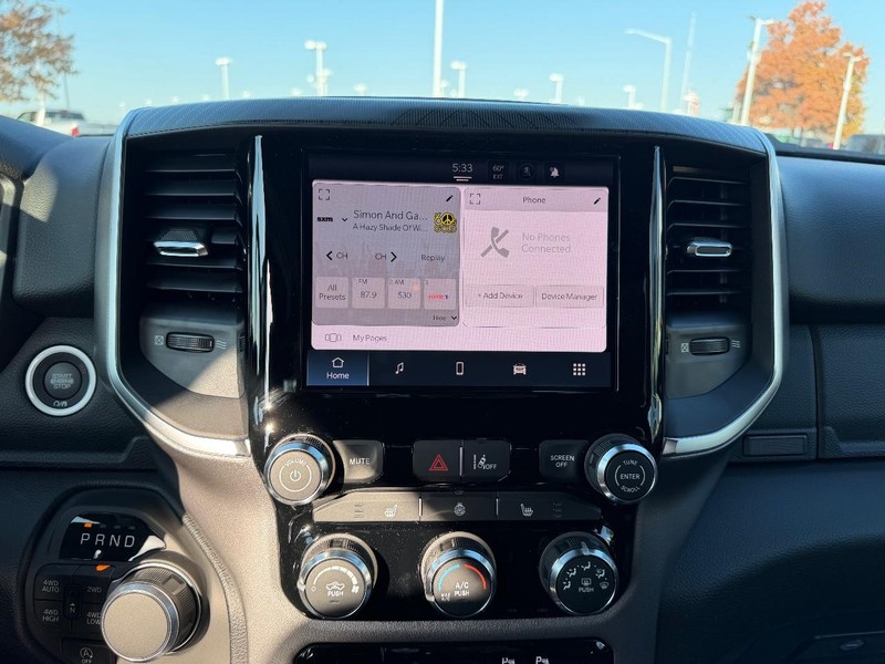 Ram 1500 Vehicle Full-screen Gallery Image 13